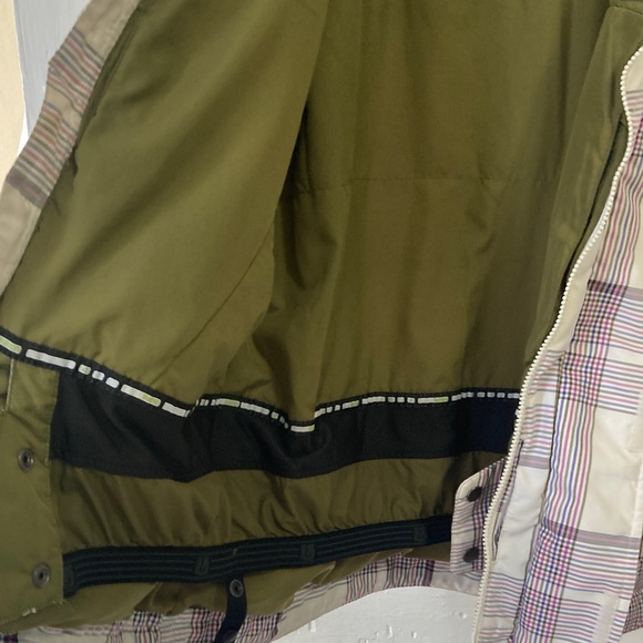 Burton Eco-Friendly Dry-Ride Jacket - Picture 7 of 13